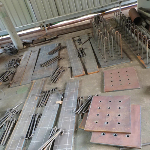 有哪些其他因素会影响乐山预埋件位置的确定？